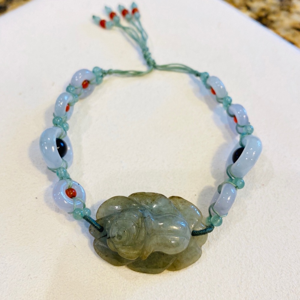 Hand carved and knitted jade bracelet